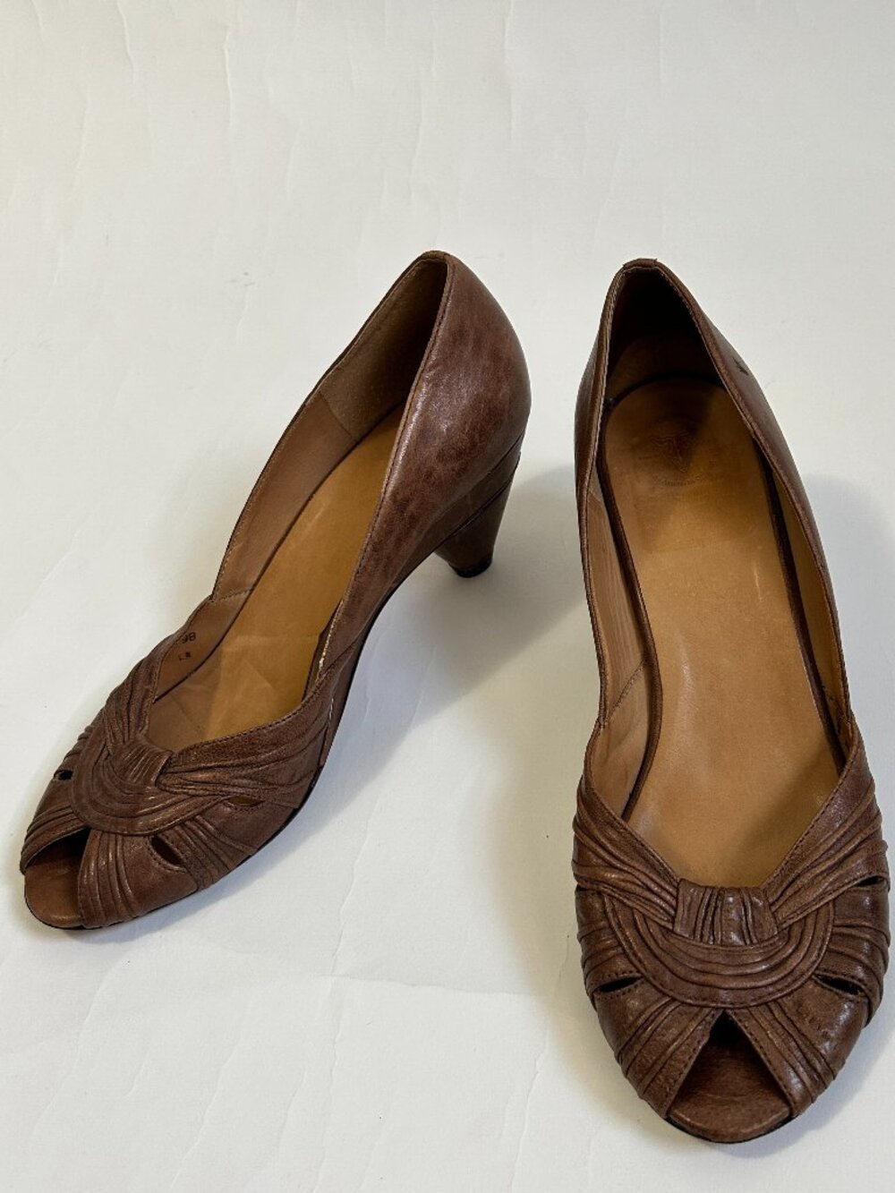 Frye leather peep toe heels shoes Womens sz 9B brown Summer Sandals Party Pumps
